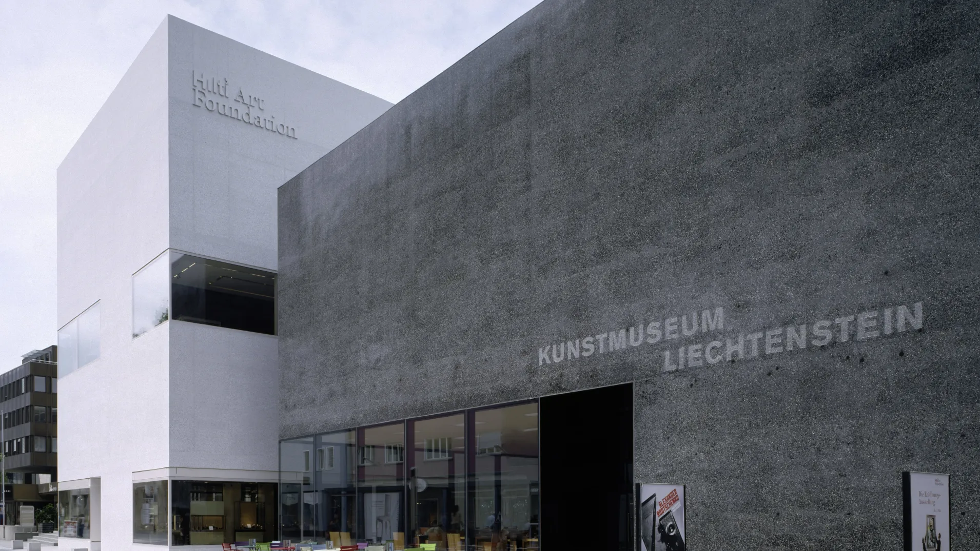 Moderne Architektur des Liechtensteinischen Kunstmuseums mit Werken der Hilti Art Foundation in Vaduz